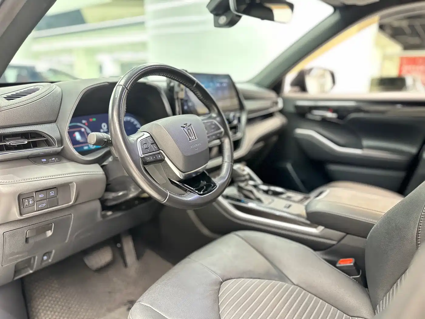 Toyota Crown Kluger 2021 2.5L HEV 4WD Premium фото 26