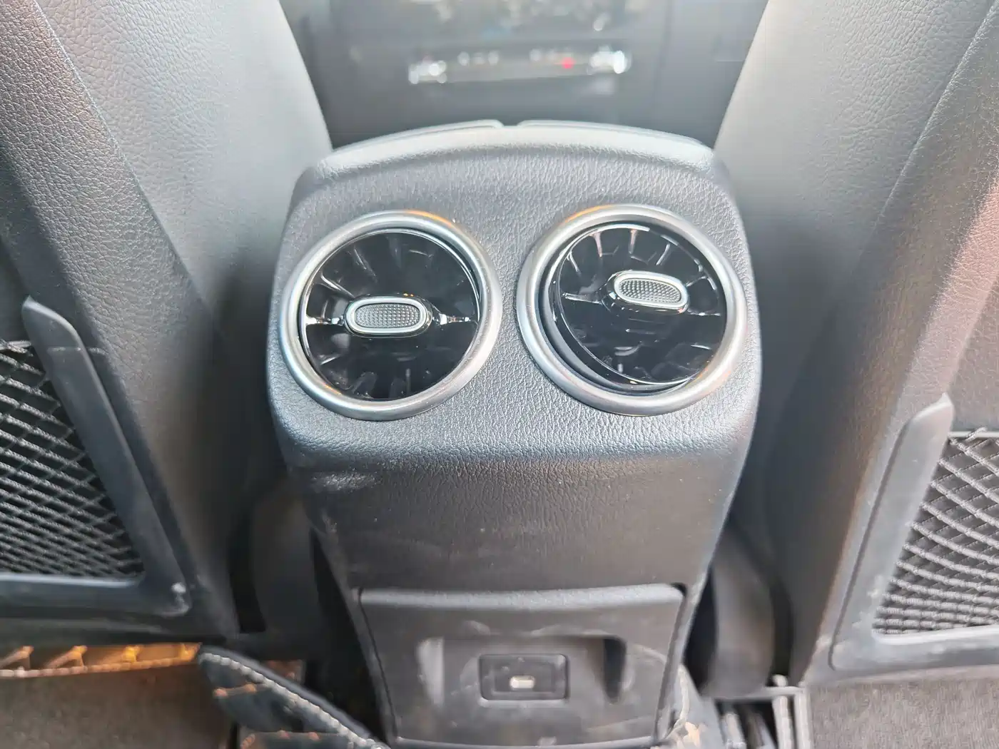 Mercedes-Benz A-Class 2023 A 200 L Fashion фото 13