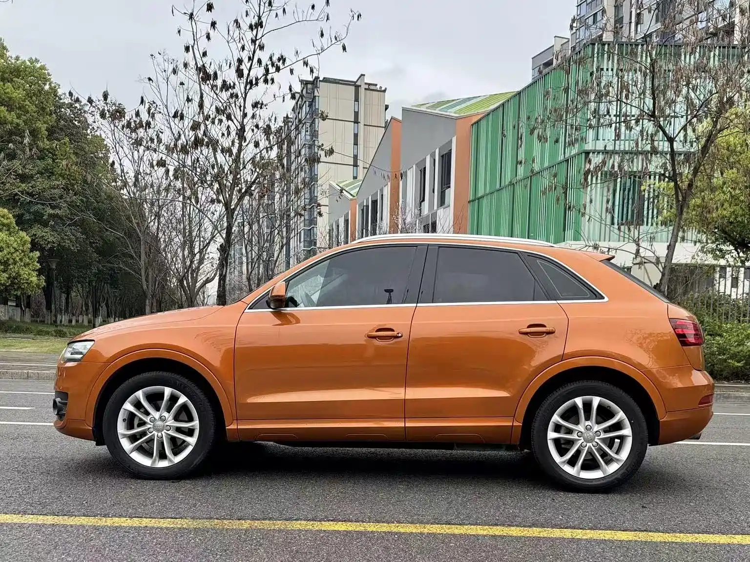 Photo 2 - Audi Q3