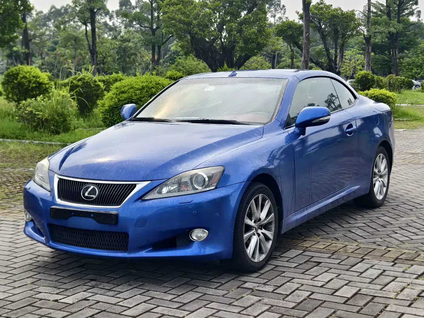 Lexus IS