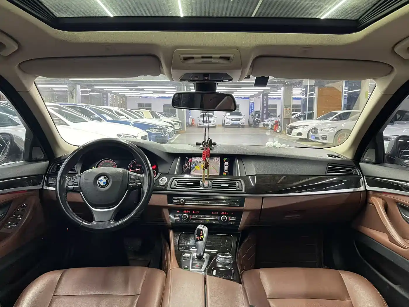 BMW 5 Series 2017 528Li Leading Edition фото 4