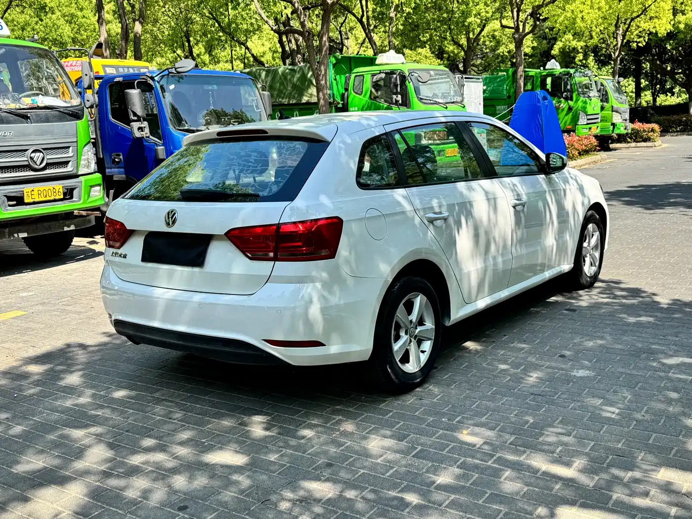 Volkswagen Lavida Tour 2015 1.6L Automatic Trend Edition фото 16