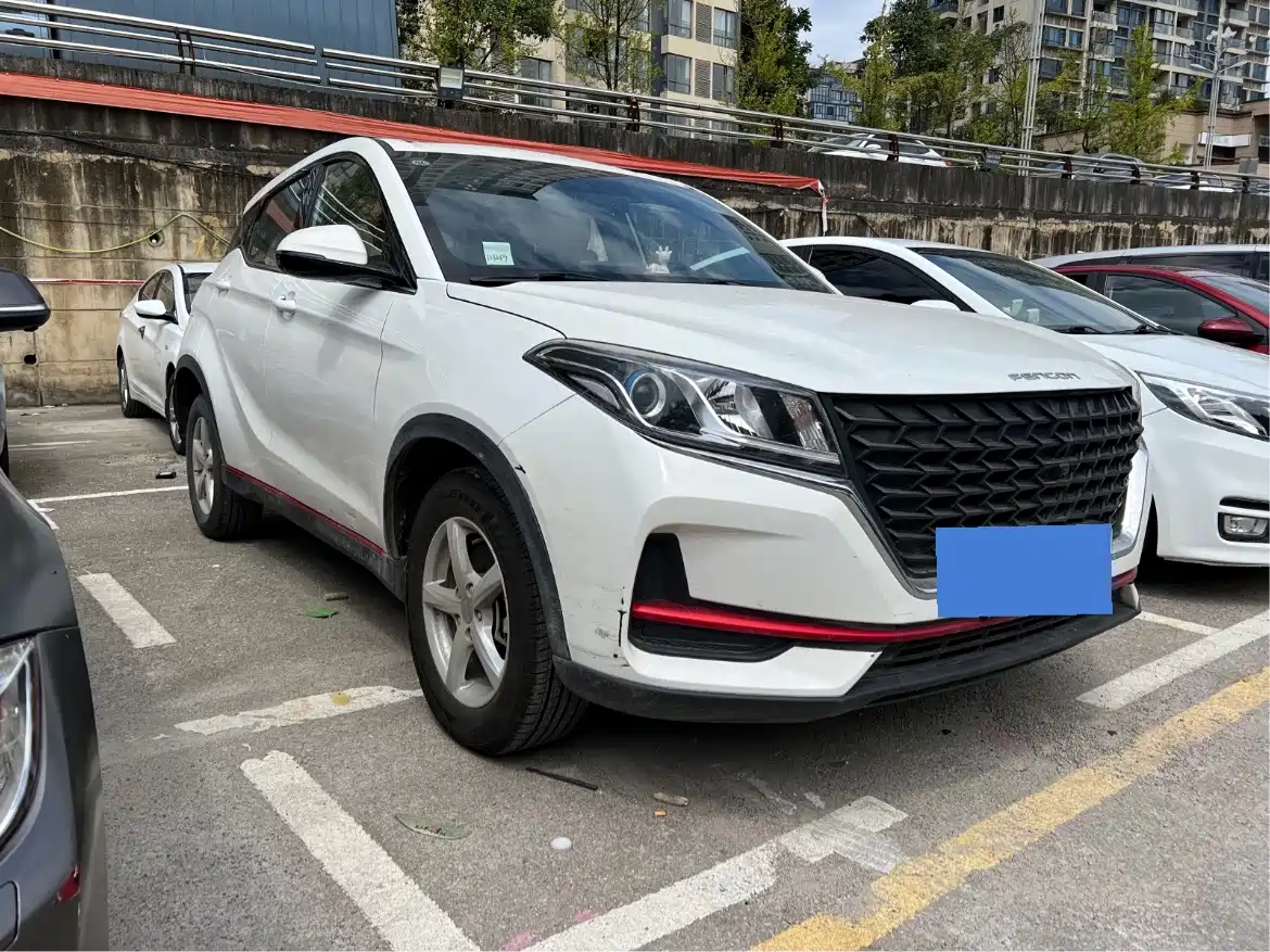 Dongfeng Fengguang Fengon 500 2022 2022 1.5L CVT Enjoyment Edition