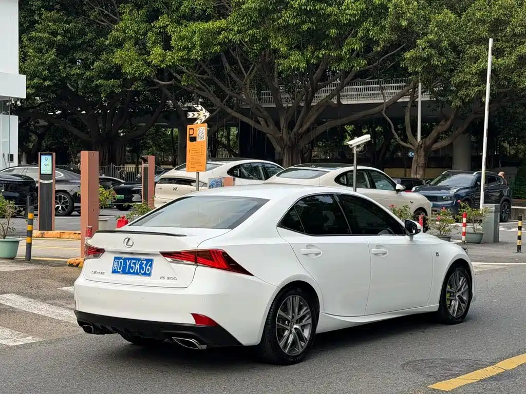 Lexus IS 2019 2017 300 F SPORT