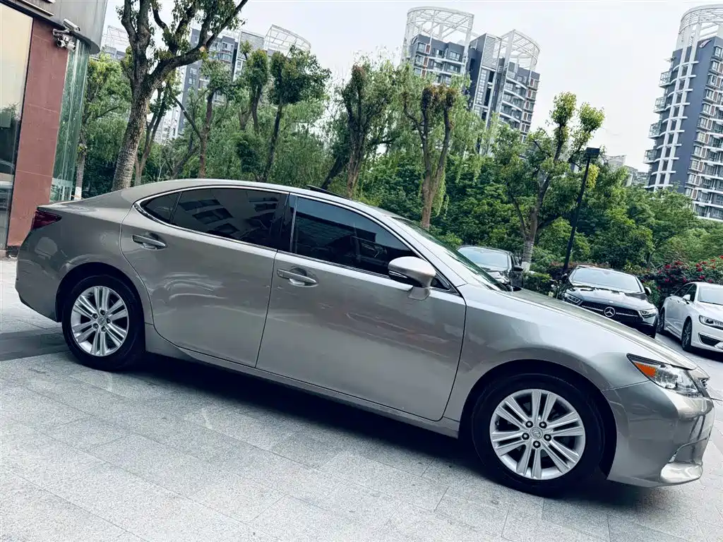 Lexus ES 2014 250 Elite Edition фото 2