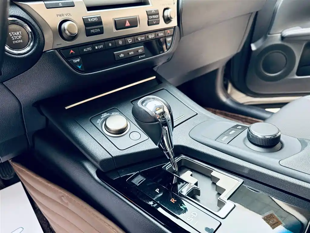 Lexus ES 2014 250 Elite Edition фото 12
