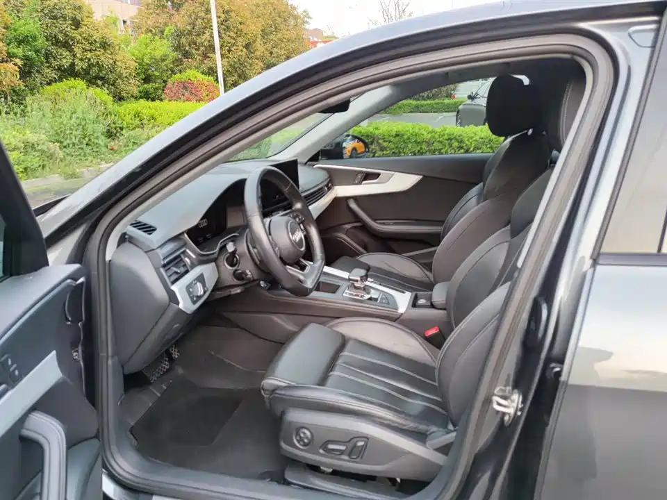 Audi A4L 2022 40 TFSI Luxury Dynamic фото 4