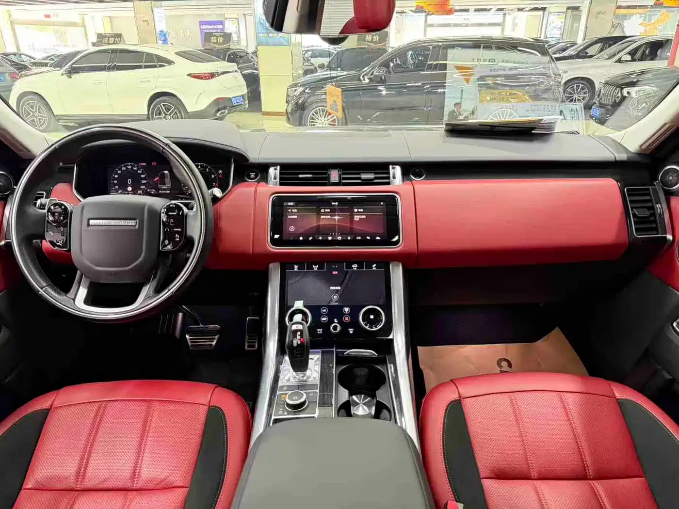 Land Rover Range Rover Sport 2022 3.0 L6 Gloss Black Edition фото 10