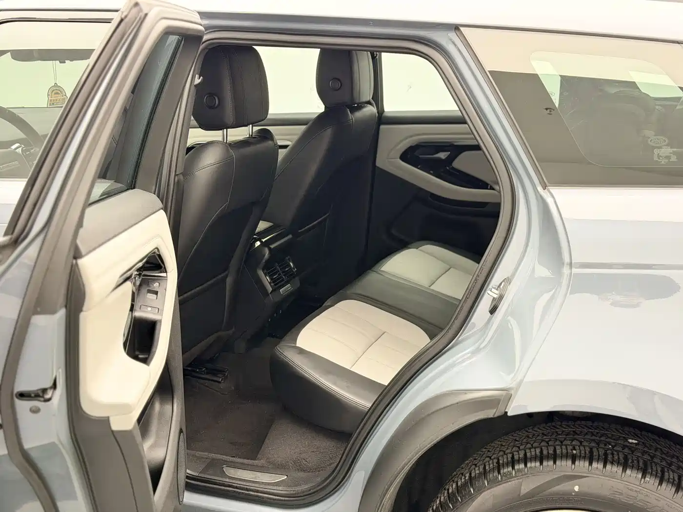 Land Rover Range Rover Evoque 2020 249PS R-DYNAMIC SE Sport Tech Edition фото 10