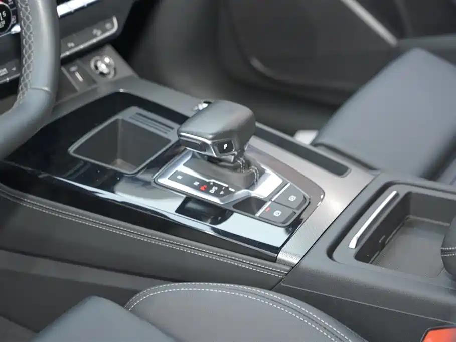 Audi Q5L 2023 40T Luxury Dynamic фото 17