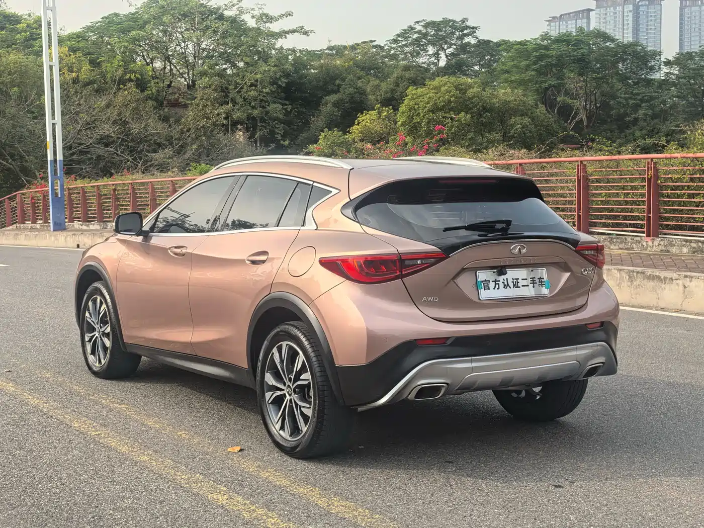 Infiniti QX30 2017 2.0T 4WD Sport Edition фото 8