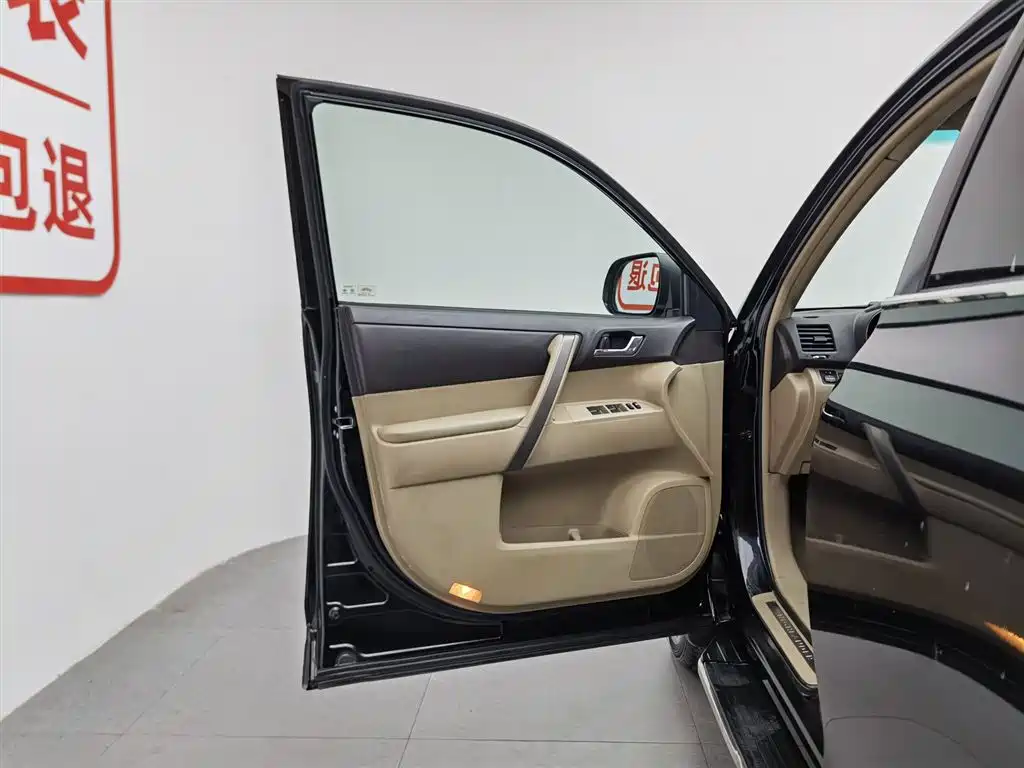 Toyota Highlander 2011 2.7L 2WD 5-seat Sport фото 8