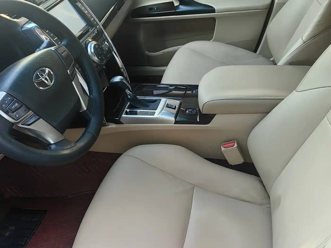 Photo 9 - Toyota Reiz