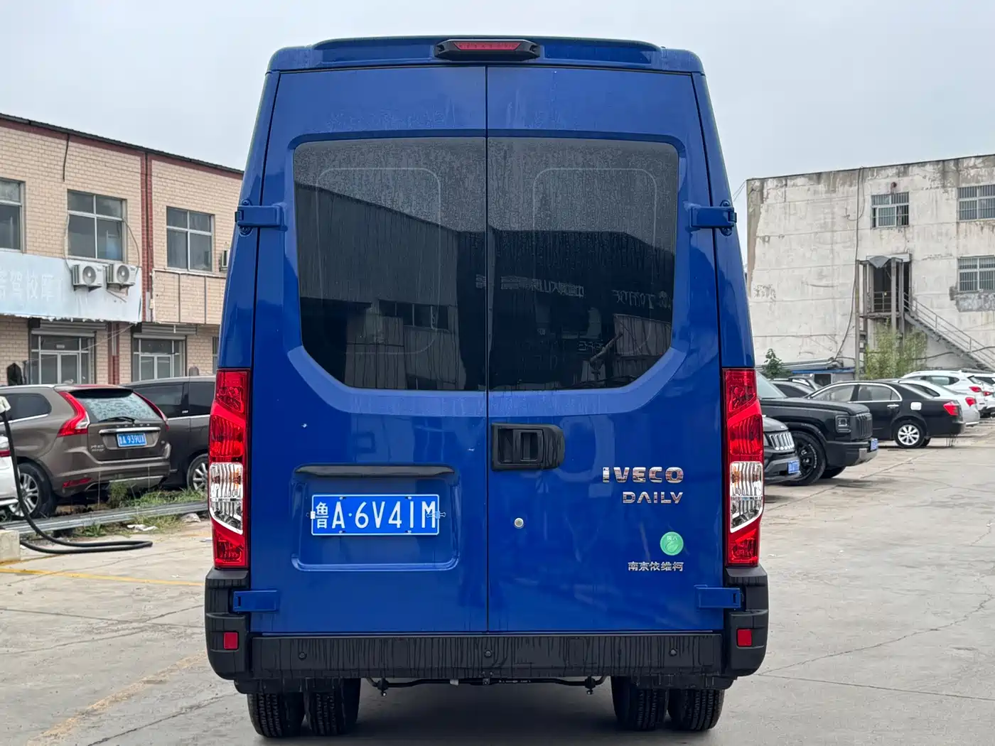 Iveco Daily 2026 2021 2.0T Manual Chaorui Long Wheelbase Short Overhang High Roof Manual Door F1A
