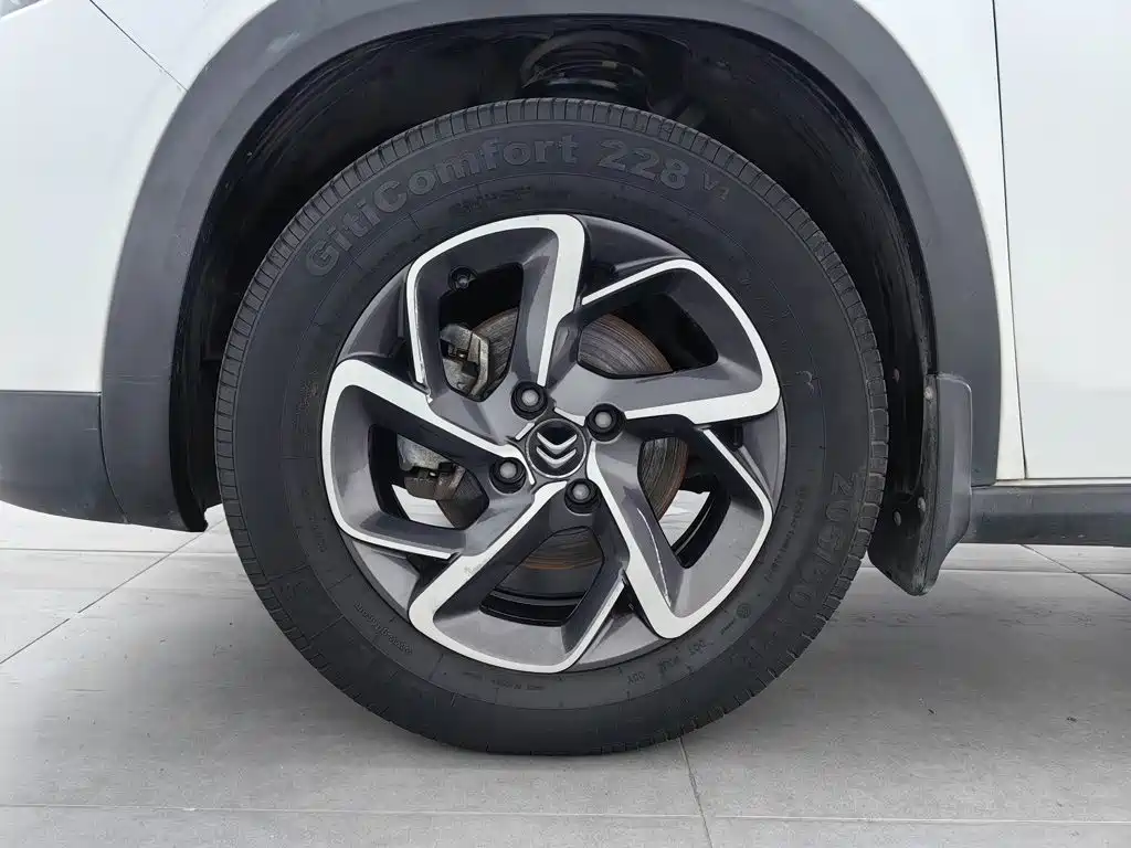 Фото 17 - Citroën C3-XR