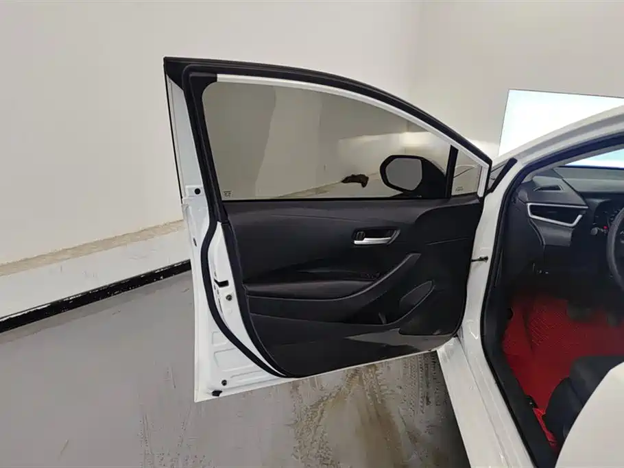 Toyota Corolla 2019 1.2T S-CVT GL Pioneer Edition фото 7