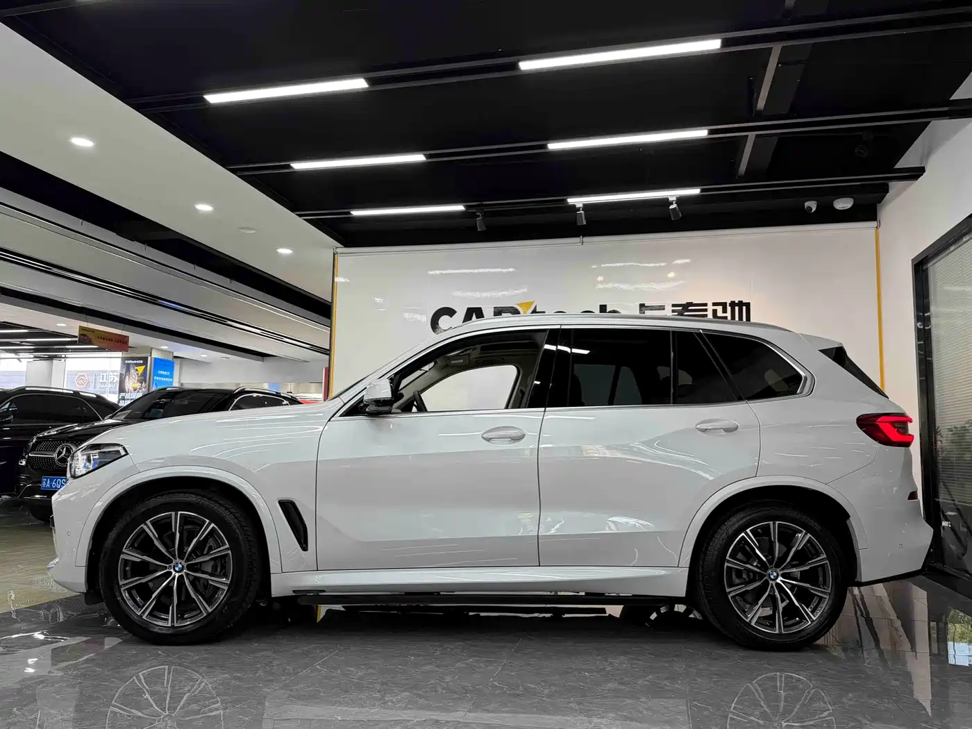 BMW X5 (Import) 2020 xDrive40i M Sport Package фото 4