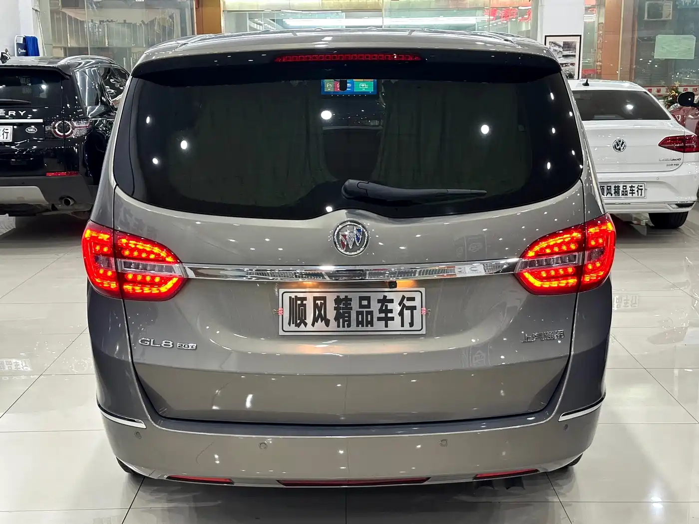 Buick GL8 2018 28T Comfort China VI фото 3