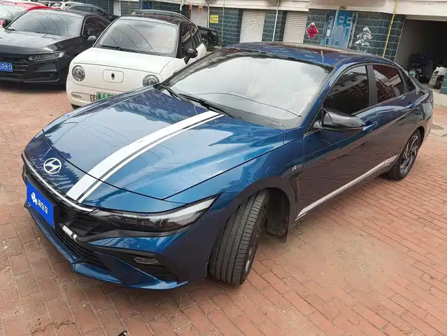 Hyundai Elantra 2023