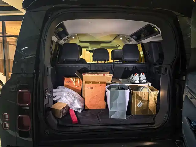 Land Rover Defender 2022 110 P400 X-DYNAMIC HSE — фото 4