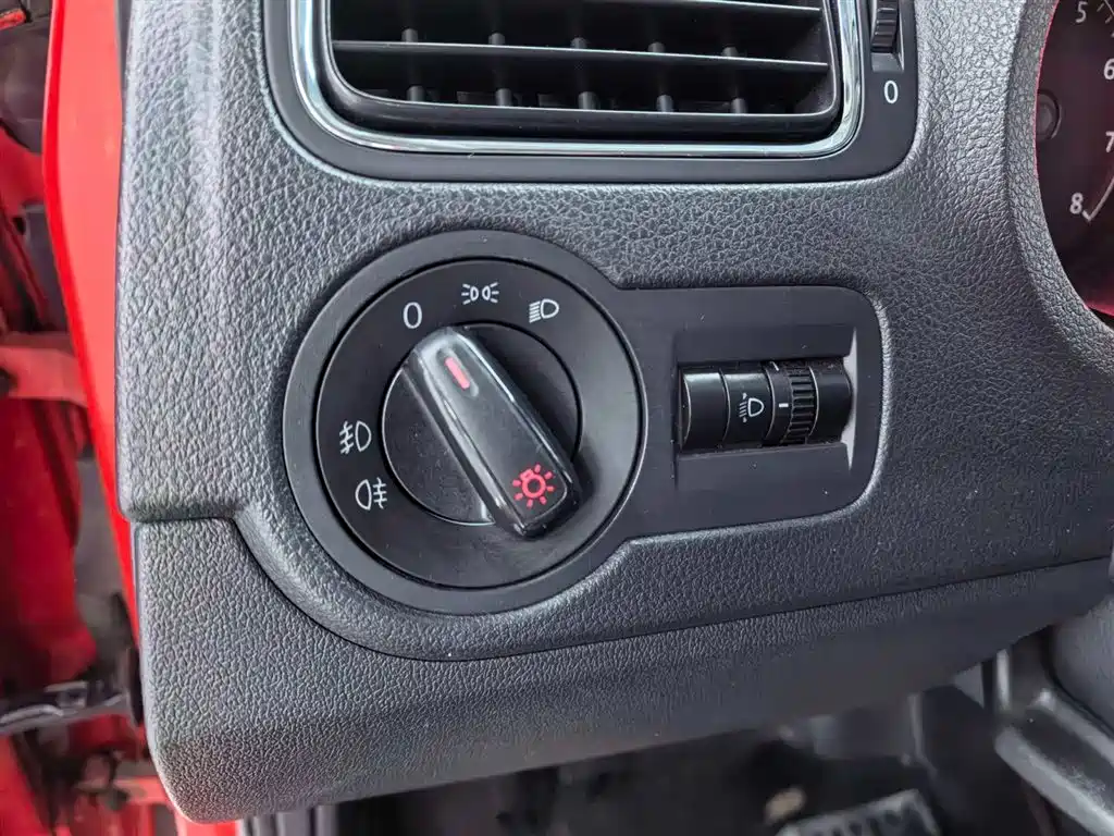 Volkswagen Polo 2014 2013 1.6L Automatic Comfort Edition