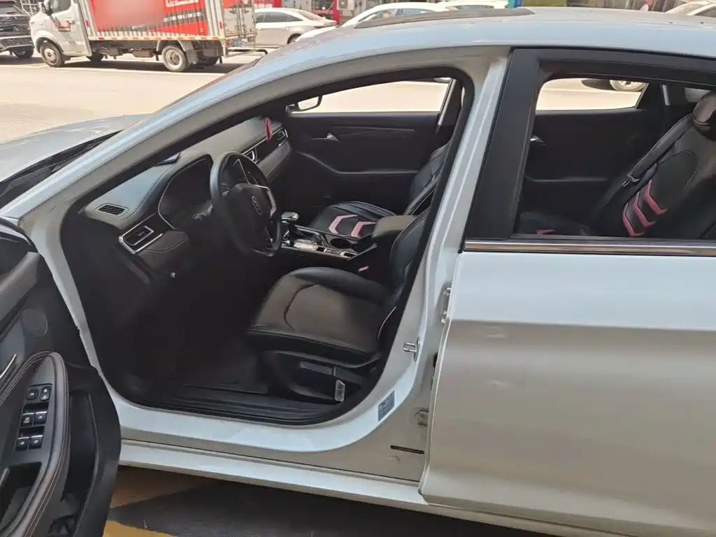 JAC JAC J7 2020 2020 1.5T CVT Surpass Type