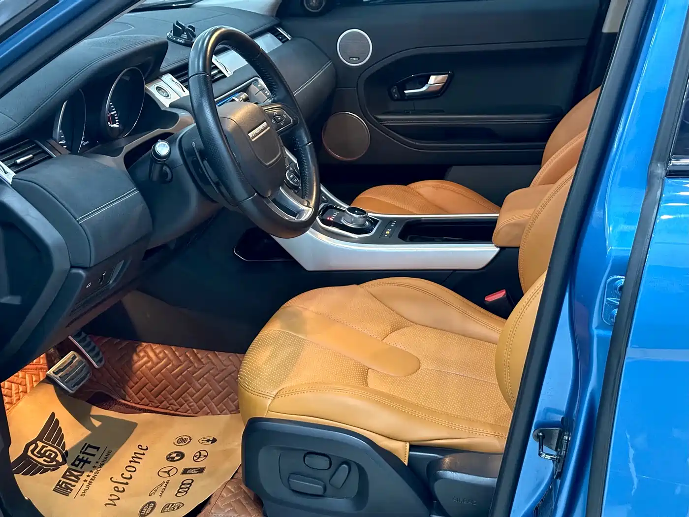 Land Rover Range Rover Evoque (Import) 2014 2.0T 5-door Brilliance Sport фото 24