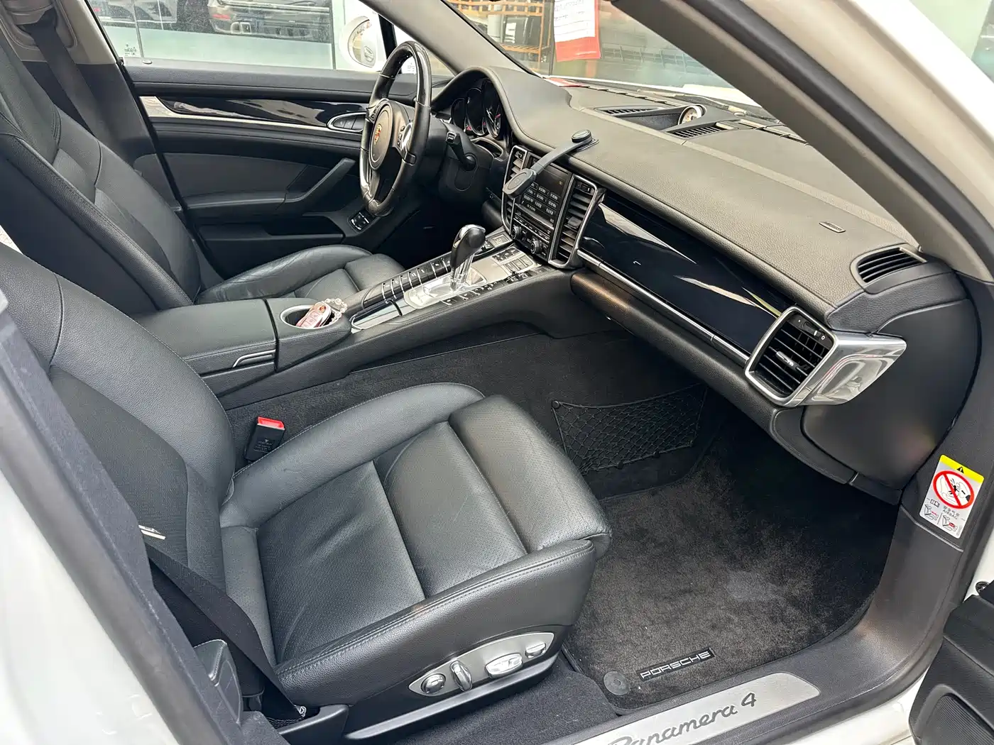 Porsche Panamera 2014 Panamera 4 3.0T фото 16