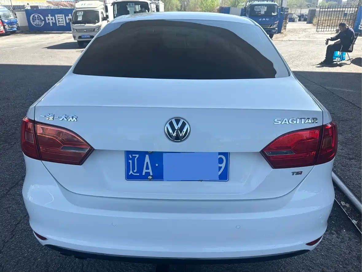 Volkswagen Sagitar 2012 Model 1.4TSI Automatic Fashion фото 5