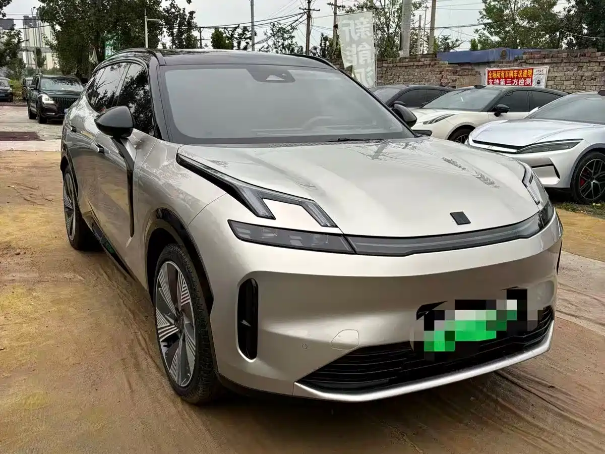 Lynk & Co 08 EM-P 2024 120km Long Range Plus