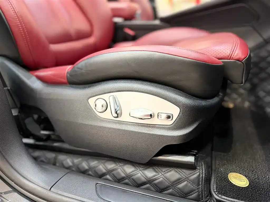 Porsche Macan 2023 Macan 2.0T фото 12