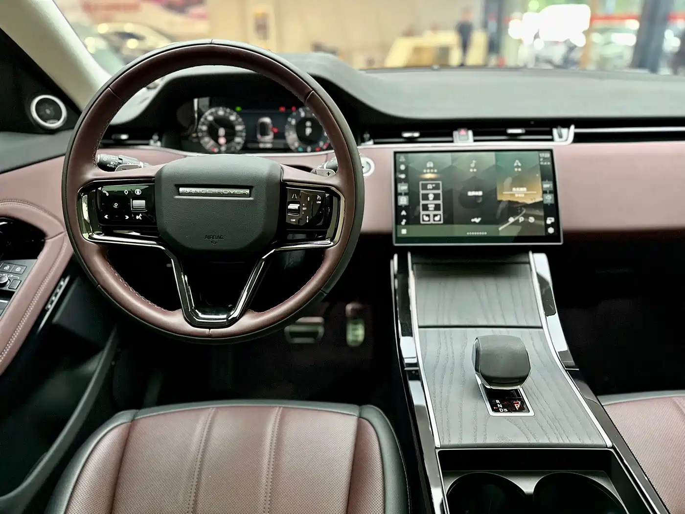 Land Rover Range Rover Evoque 2024 Range Rover Evoque L 249PS Light Master Edition фото 5