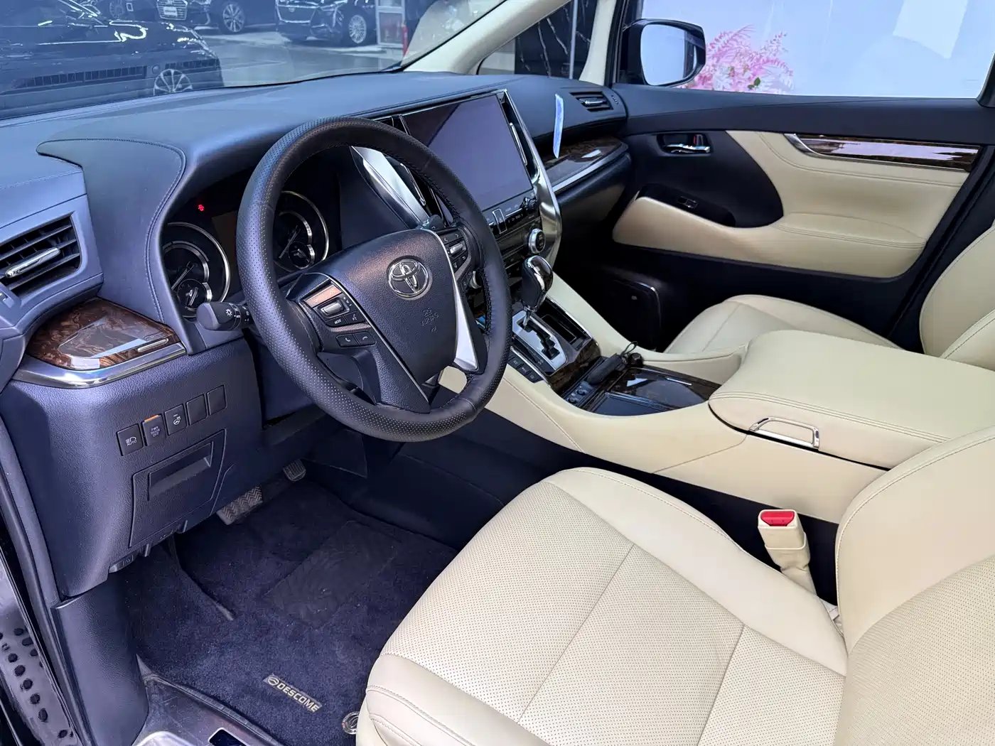 Toyota Alphard 2021 Hybrid 2.5L Luxury фото 13
