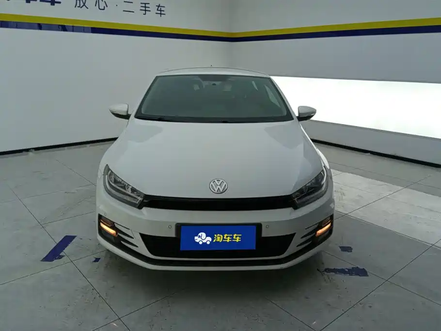 Volkswagen Scirocco 2015 1.4TSI Trend Edition фото 2