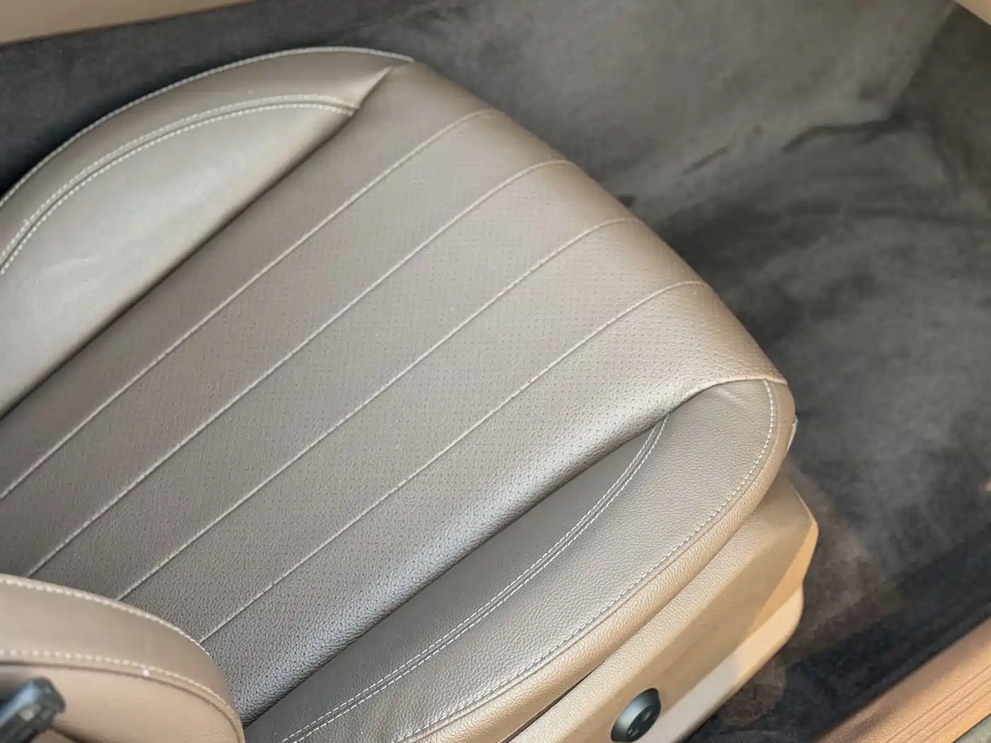 Mercedes-Benz E-Class 2023 E 300 L Fashion фото 9