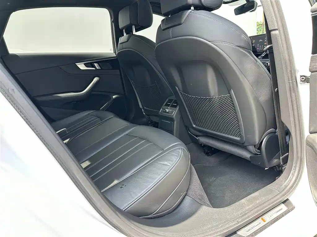 Audi A4L 2024 40 TFSI Luxury Dynamic фото 7