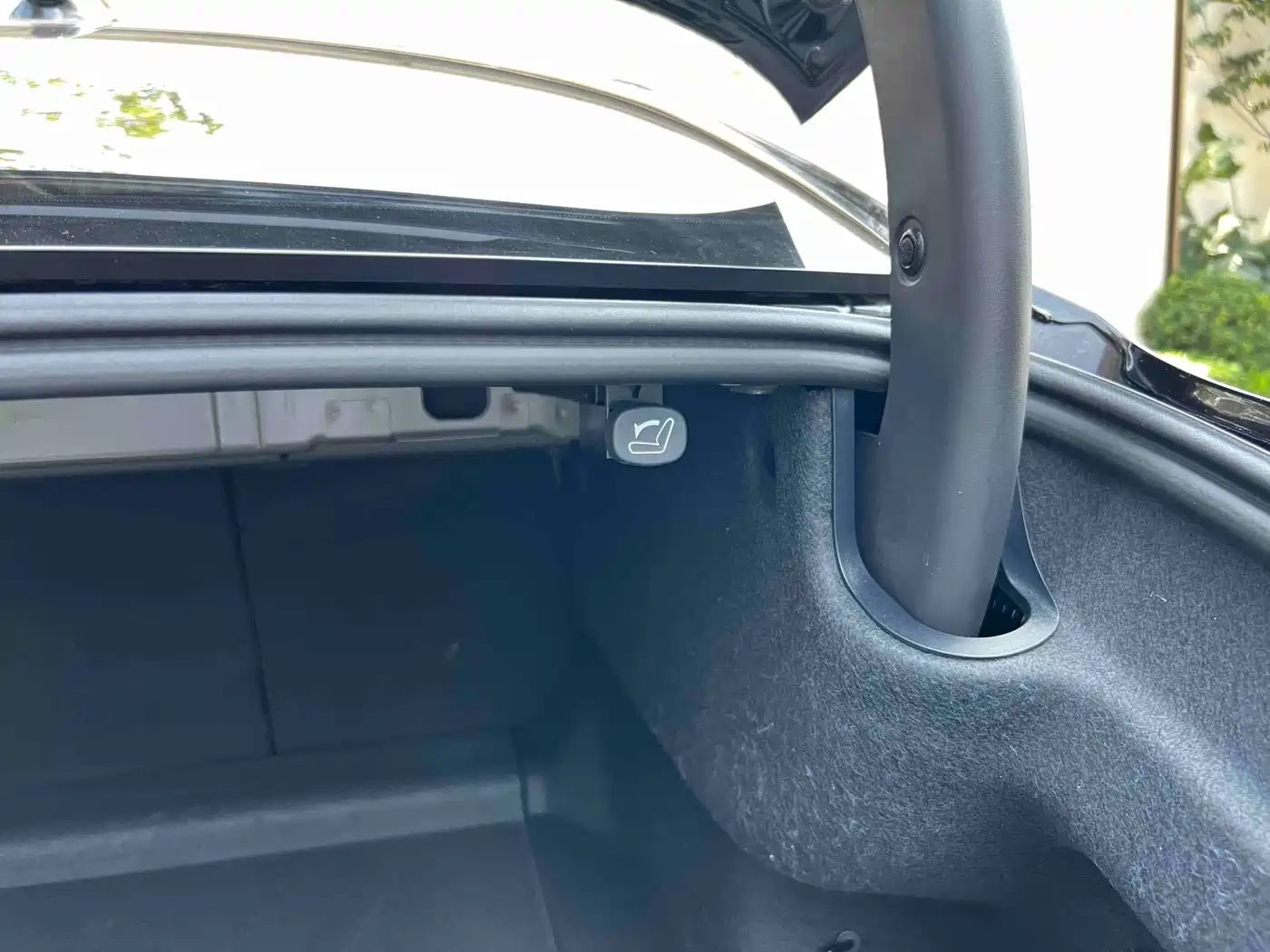 Hongqi H5 2024 2.0T Automatic Smart Connect Flag Smooth Edition фото 30