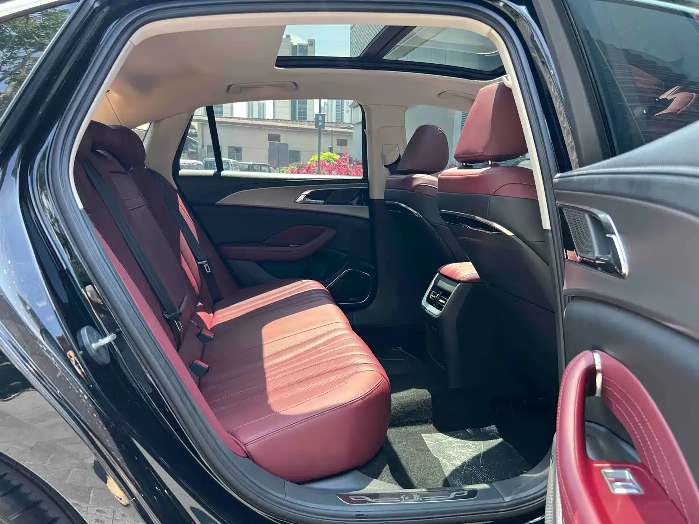 Hongqi H5 2024 2.0T Automatic Smart Connect Flag Smooth Edition фото 15