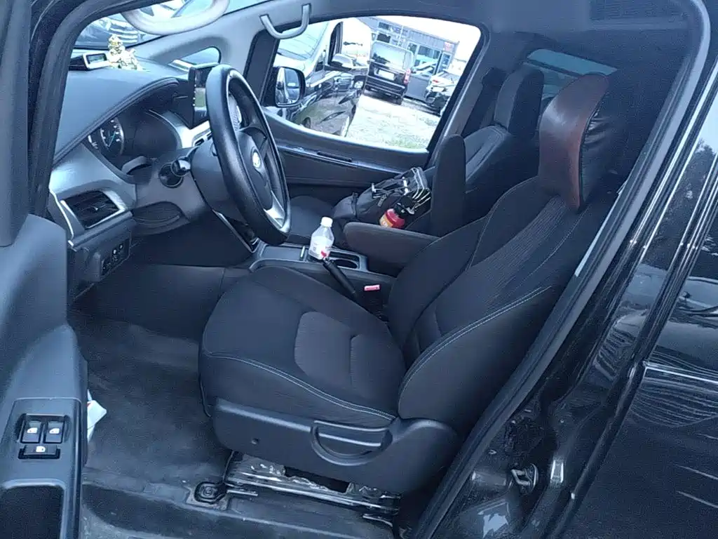 JAC Refine M3 2025 2025 PLUS 1.8L Manual Comfort 9-seater