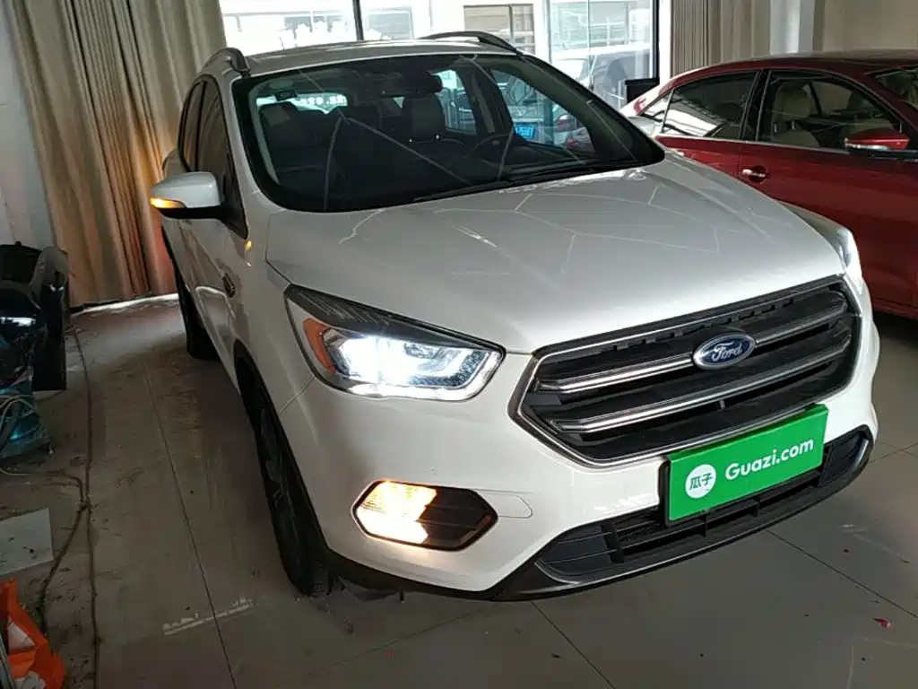 Фото 4 - Ford Kuga