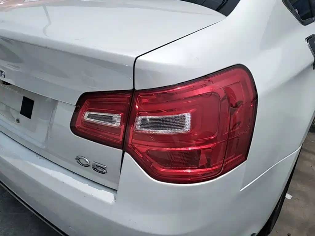 Photo 8 - Citroën C5