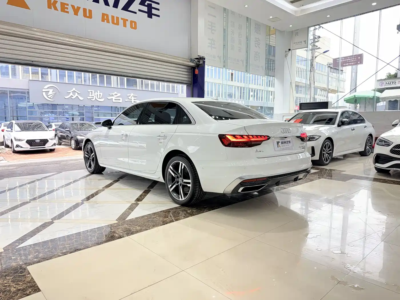Audi A4L 2020 40 TFSI quattro Luxury Dynamic фото 17