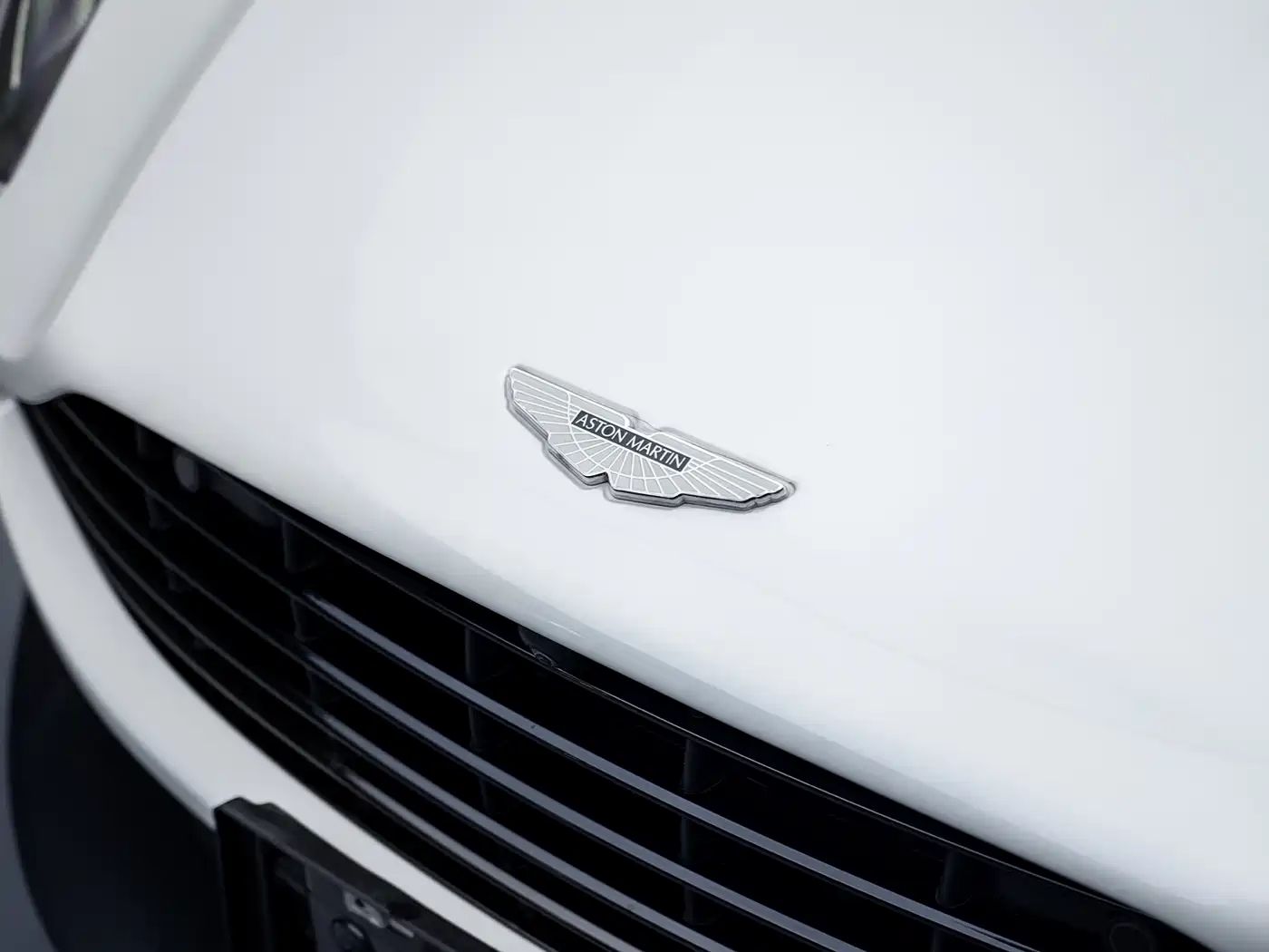 ASTON MARTIN DB11