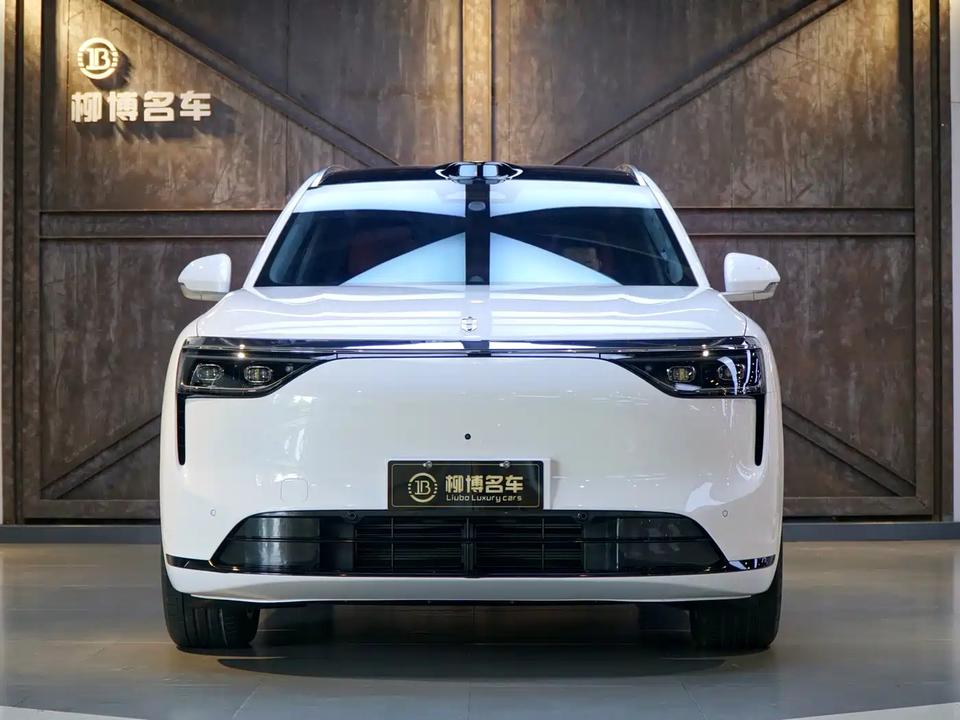 AITO Wenjie AITO M8 2025 Range Extender Max+ Edition 53.4kWh 5-seater фото 2