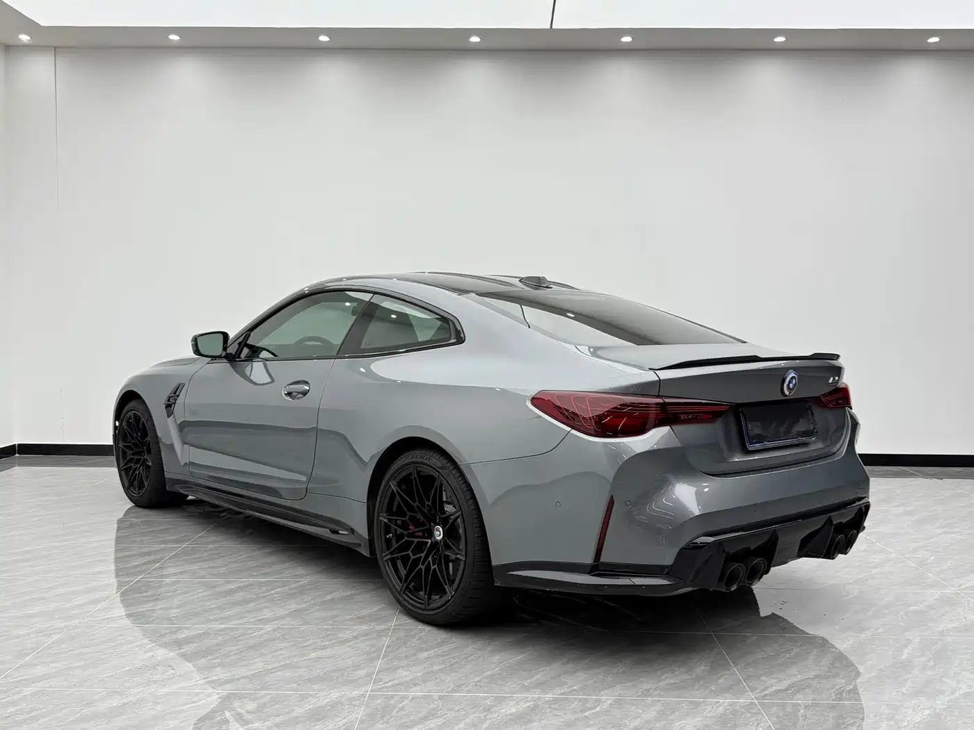 BMW M4 2024 BMW M4 Coupe M xDrive Competition фото 6