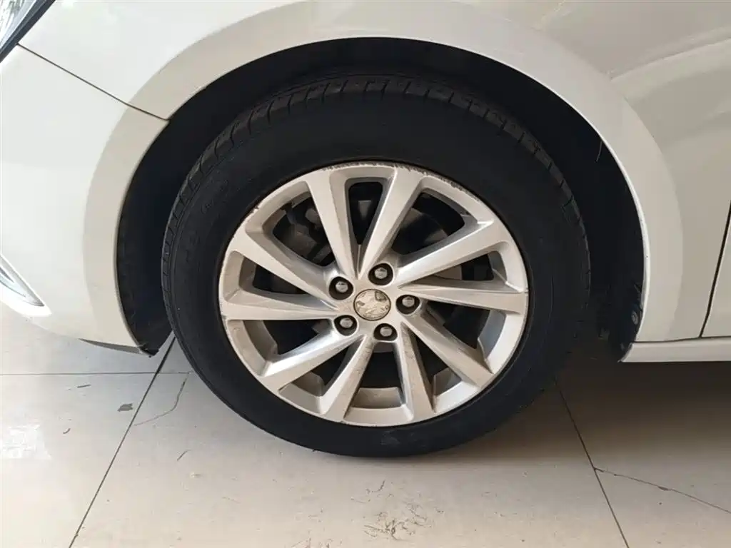 Buick Verano 2019 Sedan 15S Auto Leading фото 23