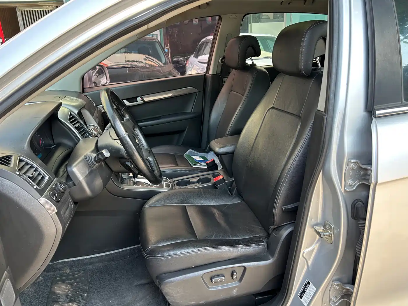 Chevrolet Captiva (Import) 2011 2.4 AT 7-Seater Luxury Edition фото 8