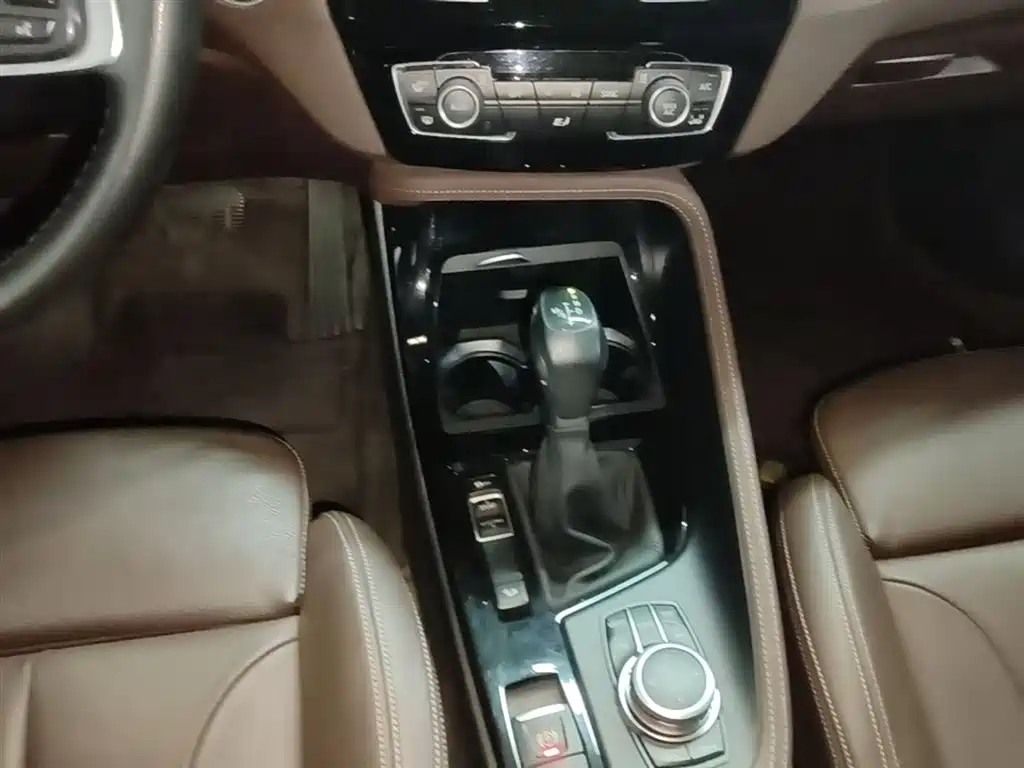 BMW X1 2019 xDrive20Li Premium Model фото 14