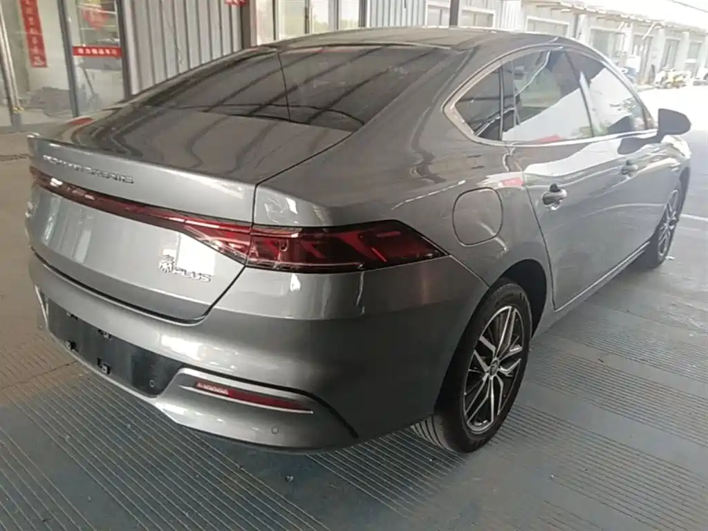 BYD Qin PLUS 2023 Champion Edition DM-i 120KM Excellence фото 7