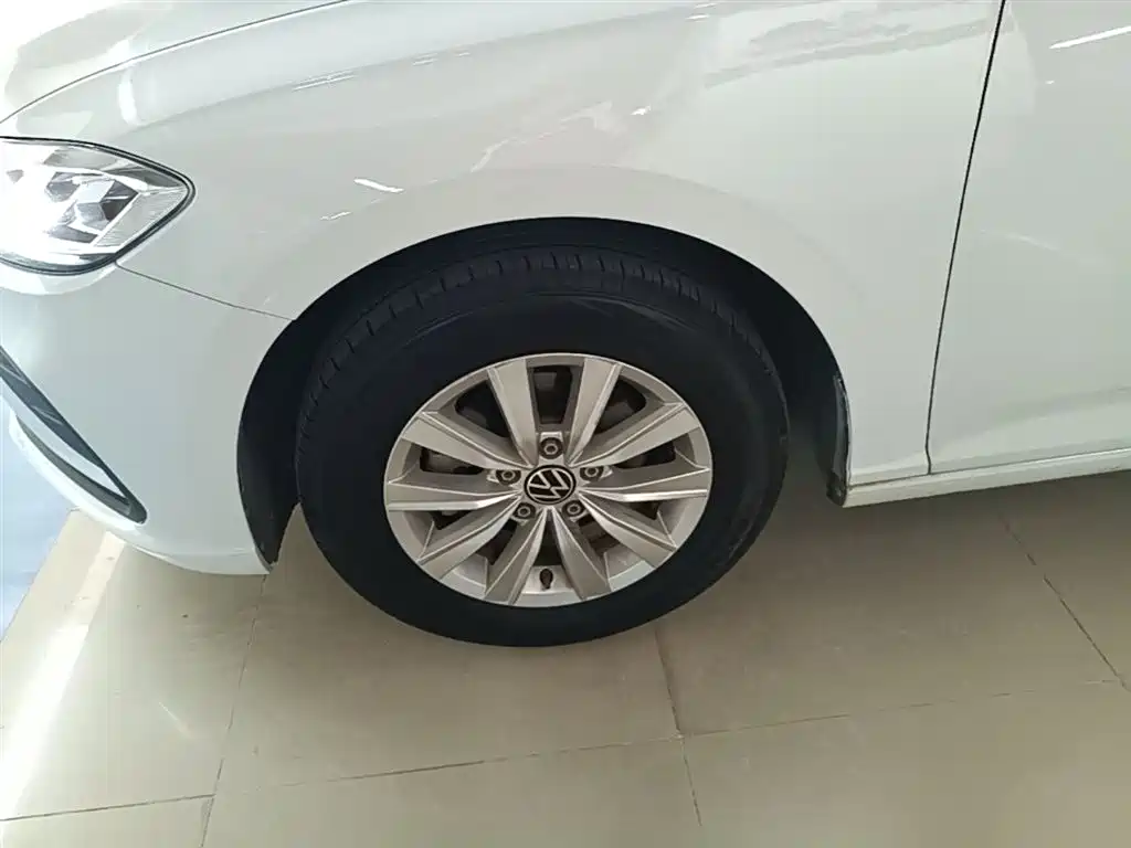 Volkswagen Lavida 2023 1.5L Auto Delight Edition фото 23
